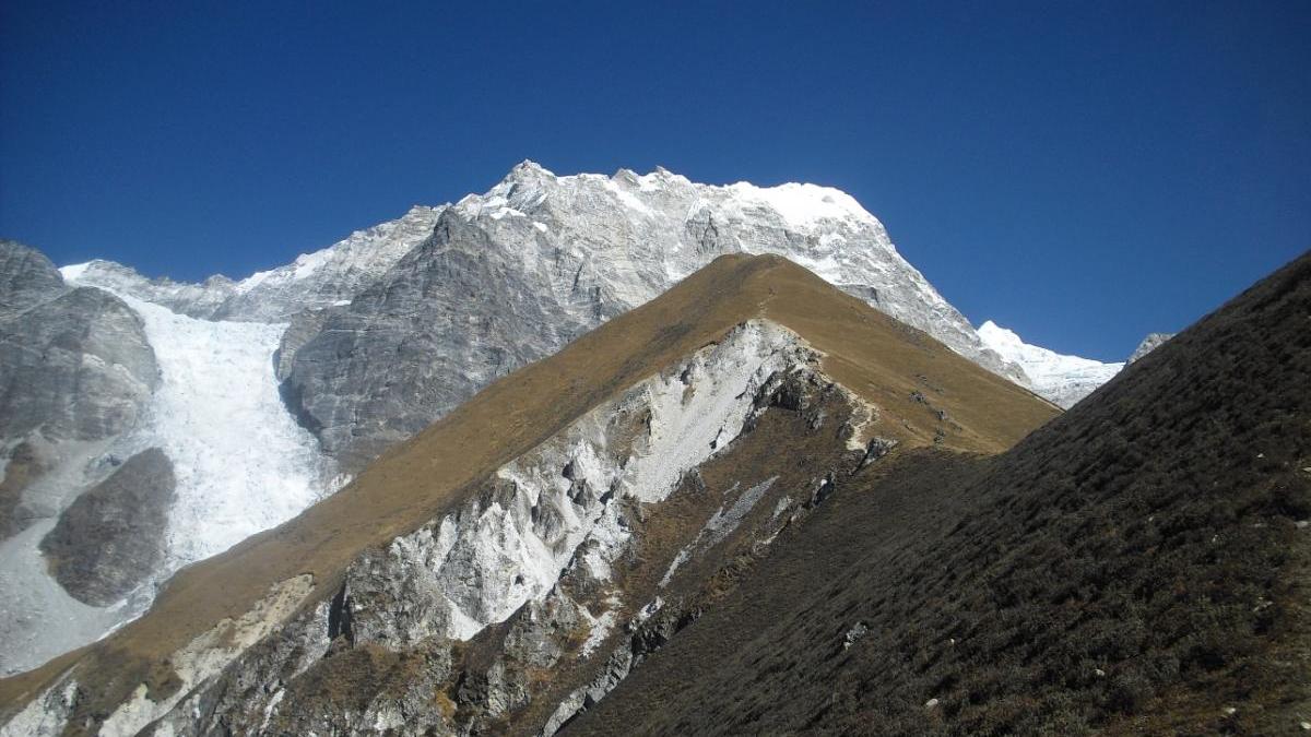 langtang valley gosainkunda lake trekking 